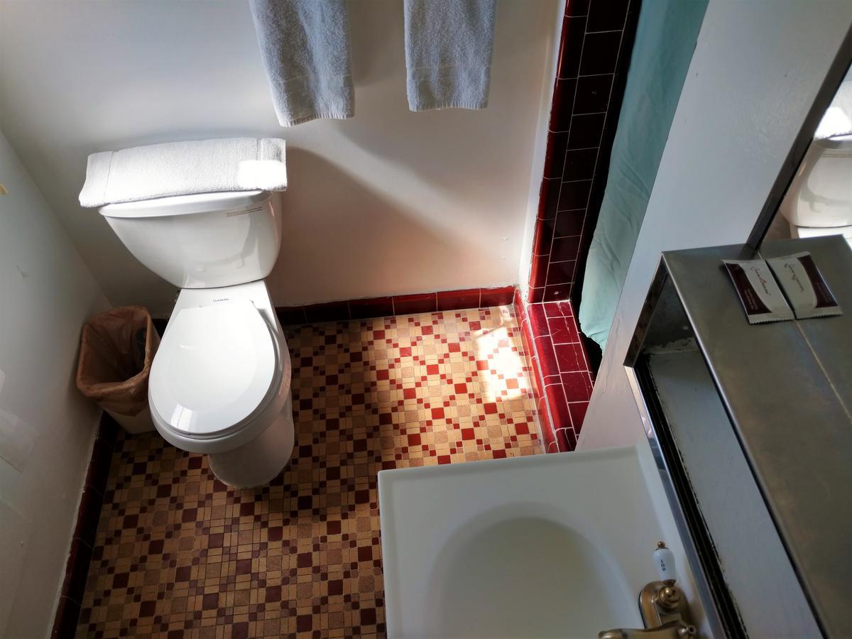 Highland Tower Motel Тусон Екстериор снимка